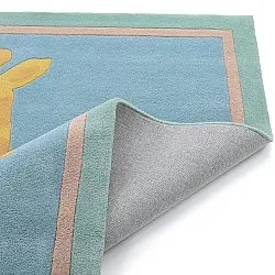 Barnmatta - Giraffe Hand Tufted Wool Premium (ljusblå/multi)