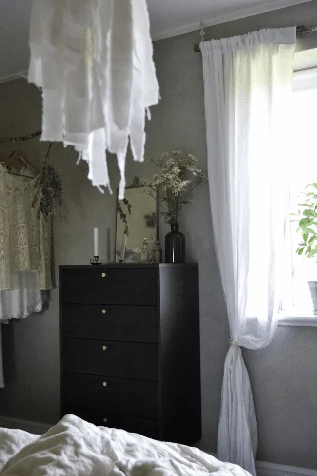 Byrå - Prime - 5 lådor (valnöt/mässing)