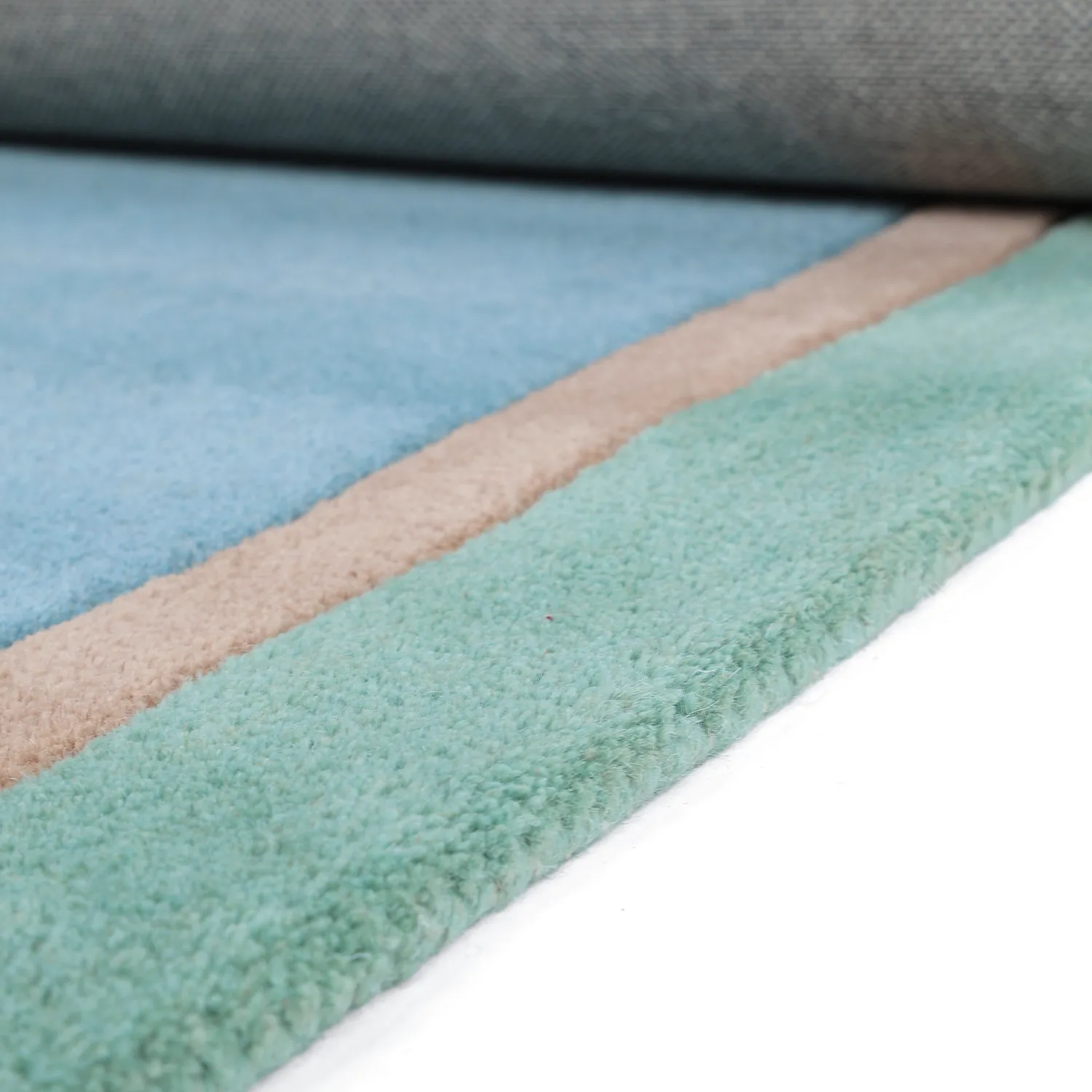 Barnmatta - Giraffe Hand Tufted Wool Premium (ljusblå/multi)