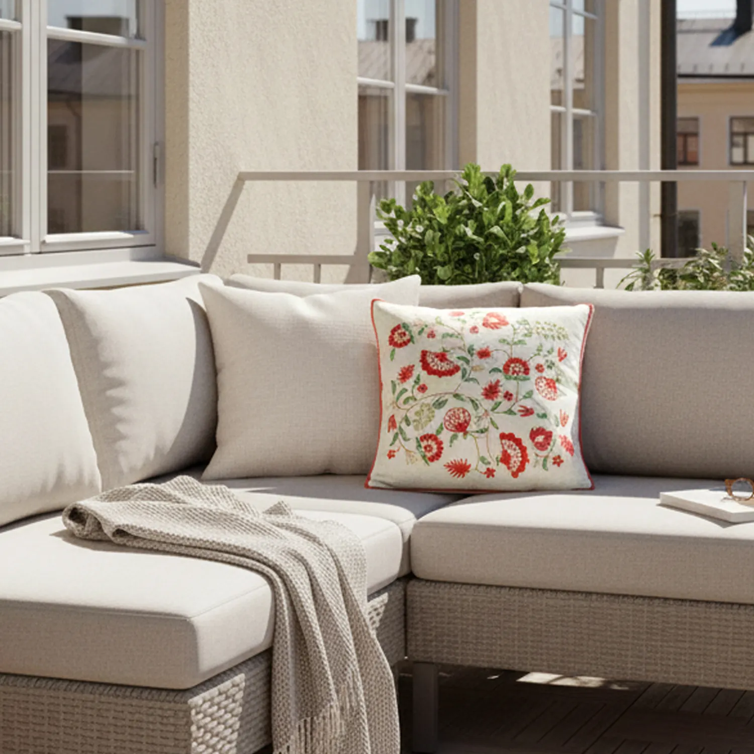 Kuddfodral - Kalmar Embroidered Cushion Cover (multi)