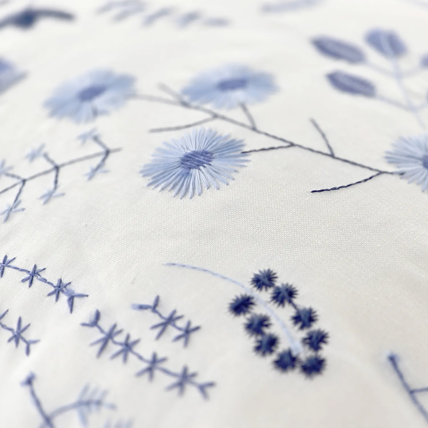 Kuddfodral - Stavanger Embroidered Cushion Cover (multi)