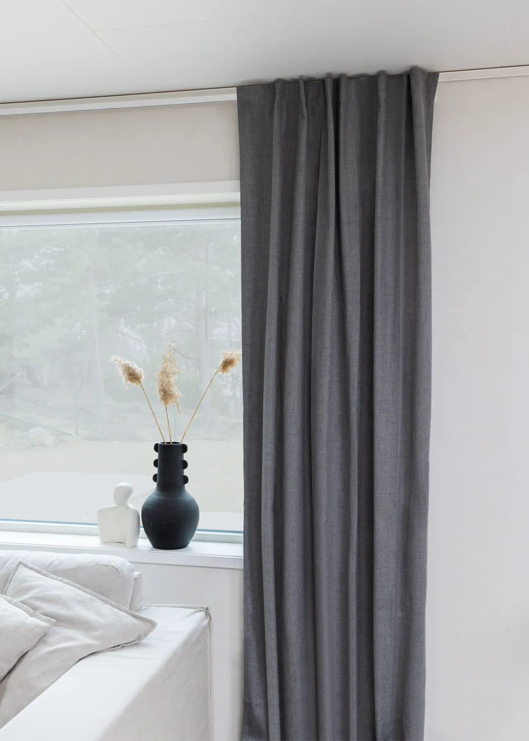 Gardiner - Mörkläggningsgardin Amaris (grå)