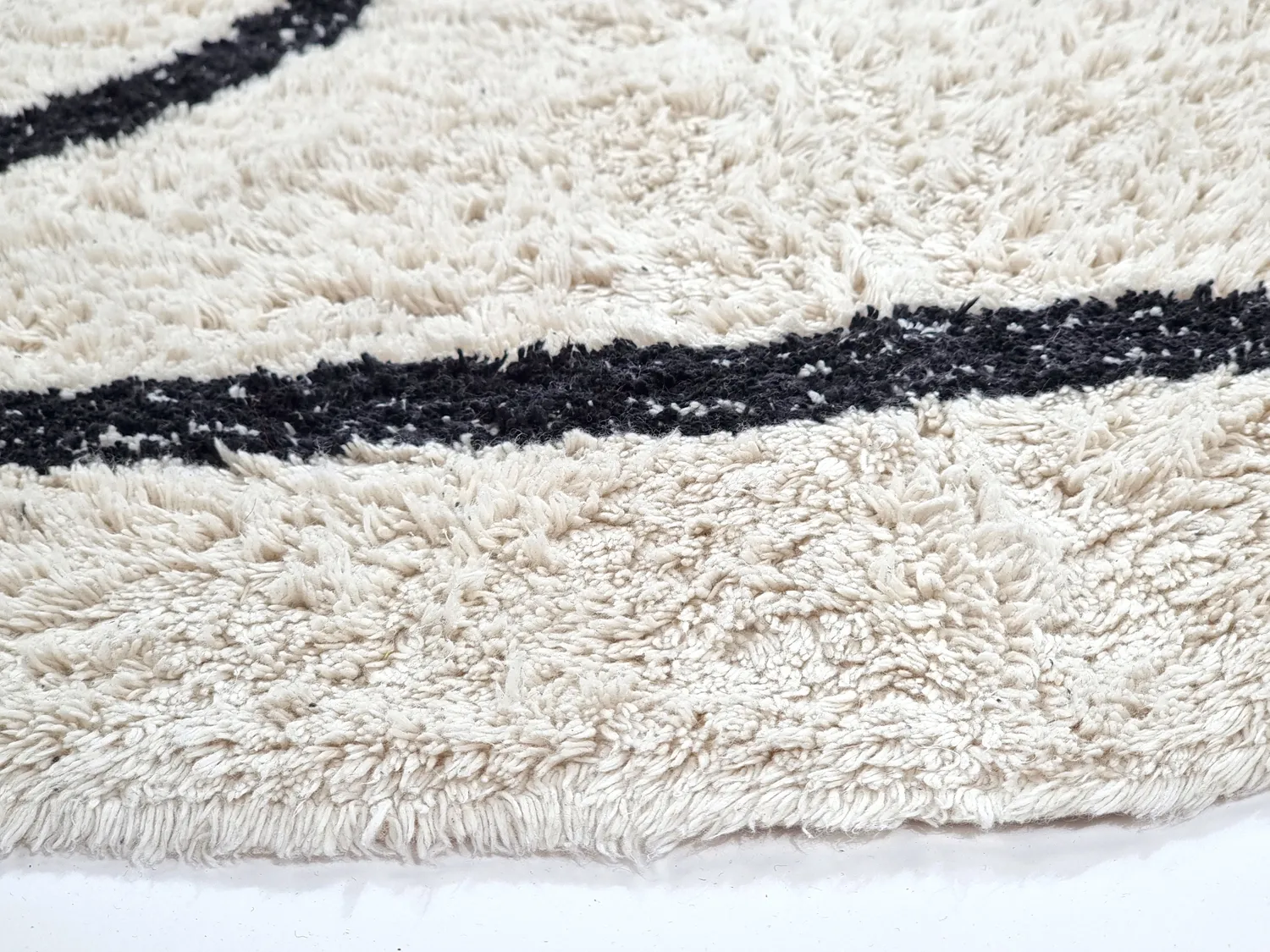 Rund matta - Bavello Natural Cotton Shaggy (offwhite/svart)