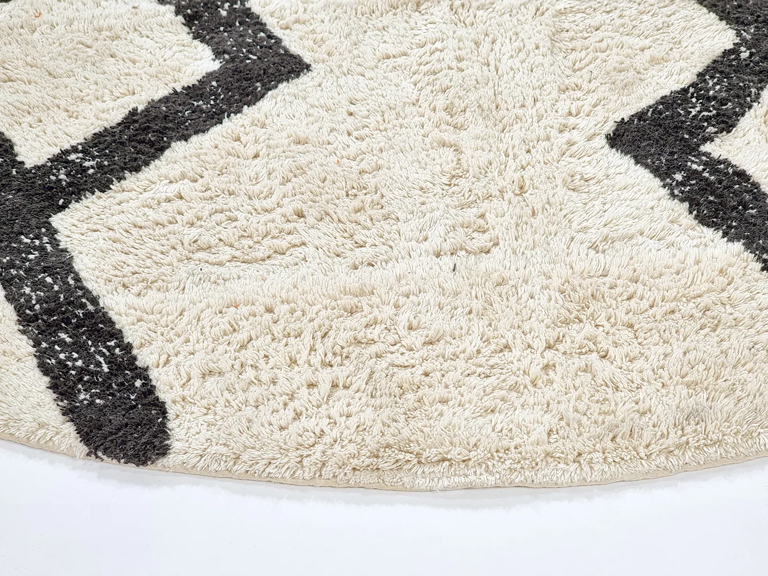 Rund matta - Chablis Natural Cotton Shaggy (offwhite/svart)