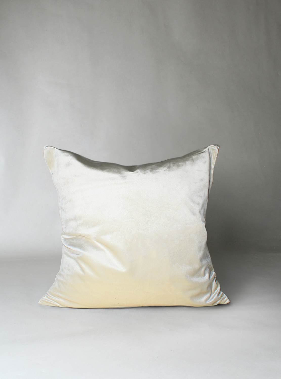 Kuddfodral Marlyn i sammet (offwhite) (Storlek: 50 x 50 cm)