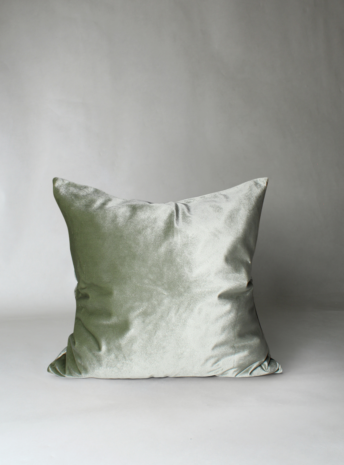 Kuddfodral Marlyn i sammet (ljusgrön) (Storlek: 50 x 50 cm)
