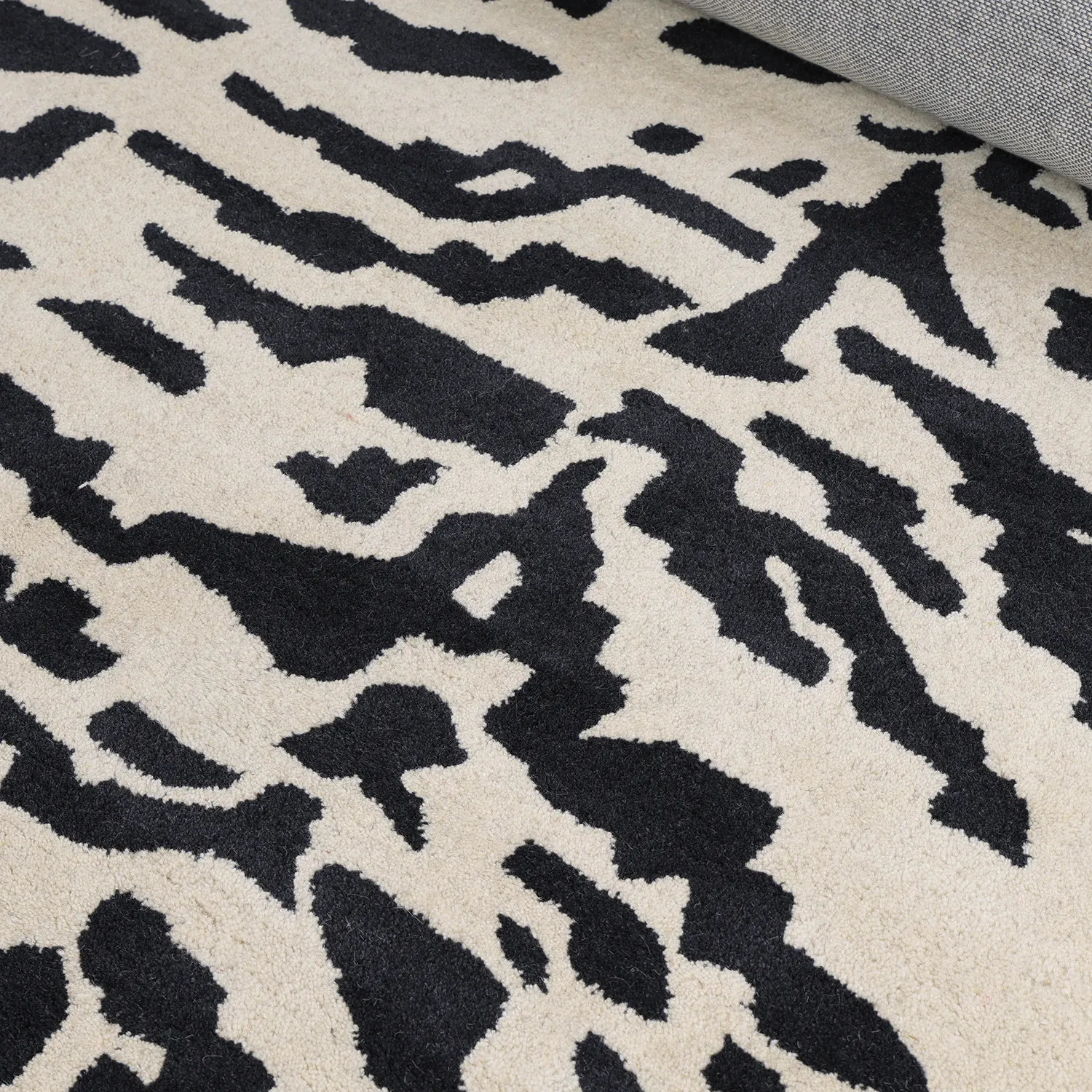 Ryamatta - Zebra Tufted Wool Premium (vit/svart)