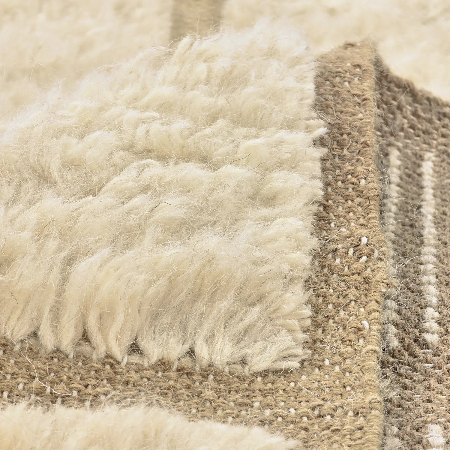 Ryamattor - Leknes Hand Woven Wool Shaggy (cream)