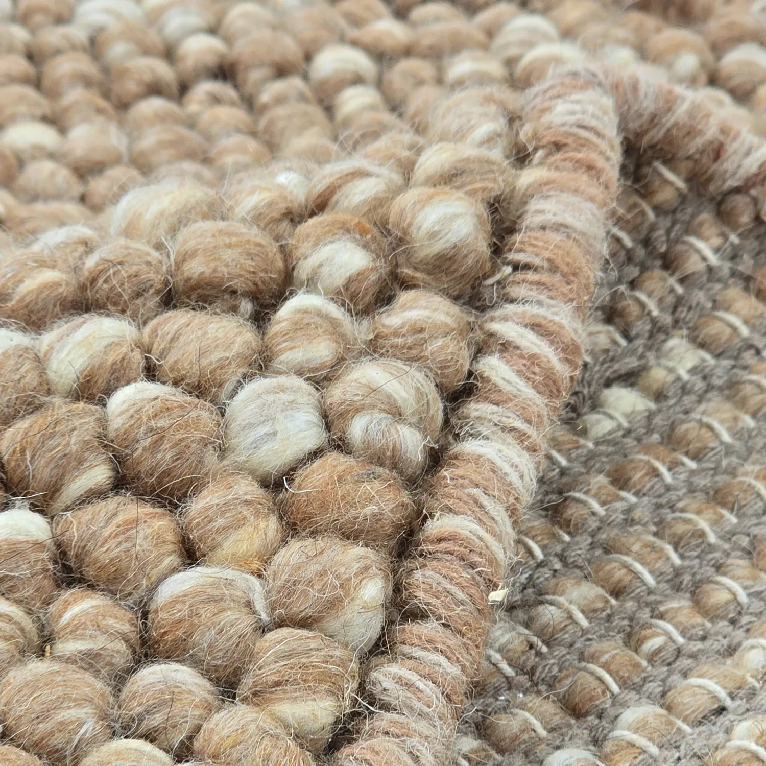 Rund matta - Avafors Wool Bubble (ljusbrun/vit)