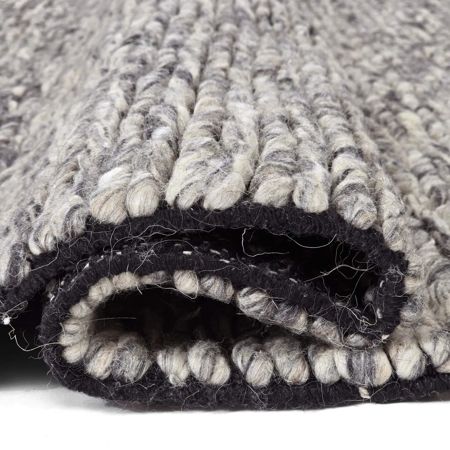 Ullmatta - Talvia Braided Wool (mörkgrå)