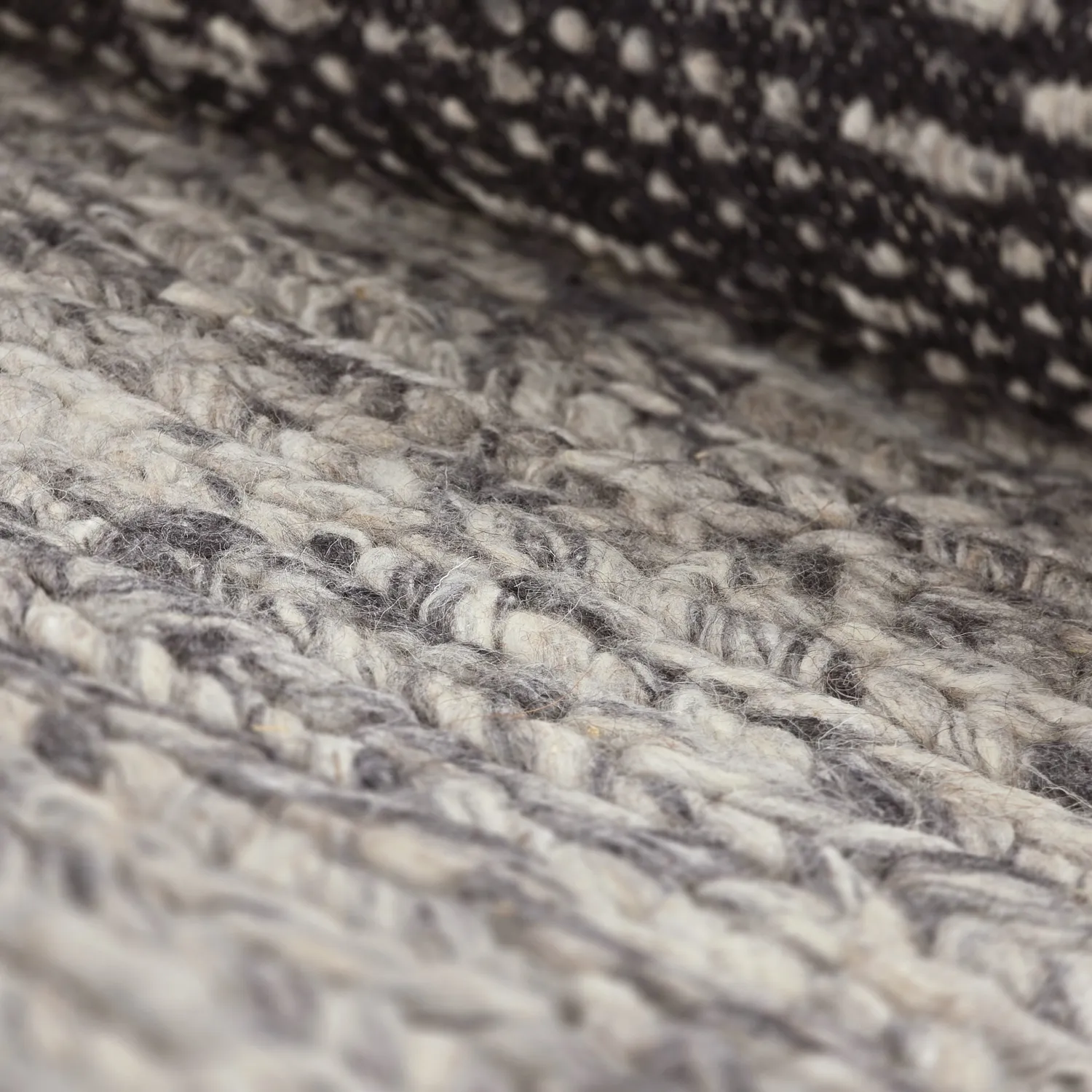 Ullmatta - Talvia Braided Wool (mörkgrå)