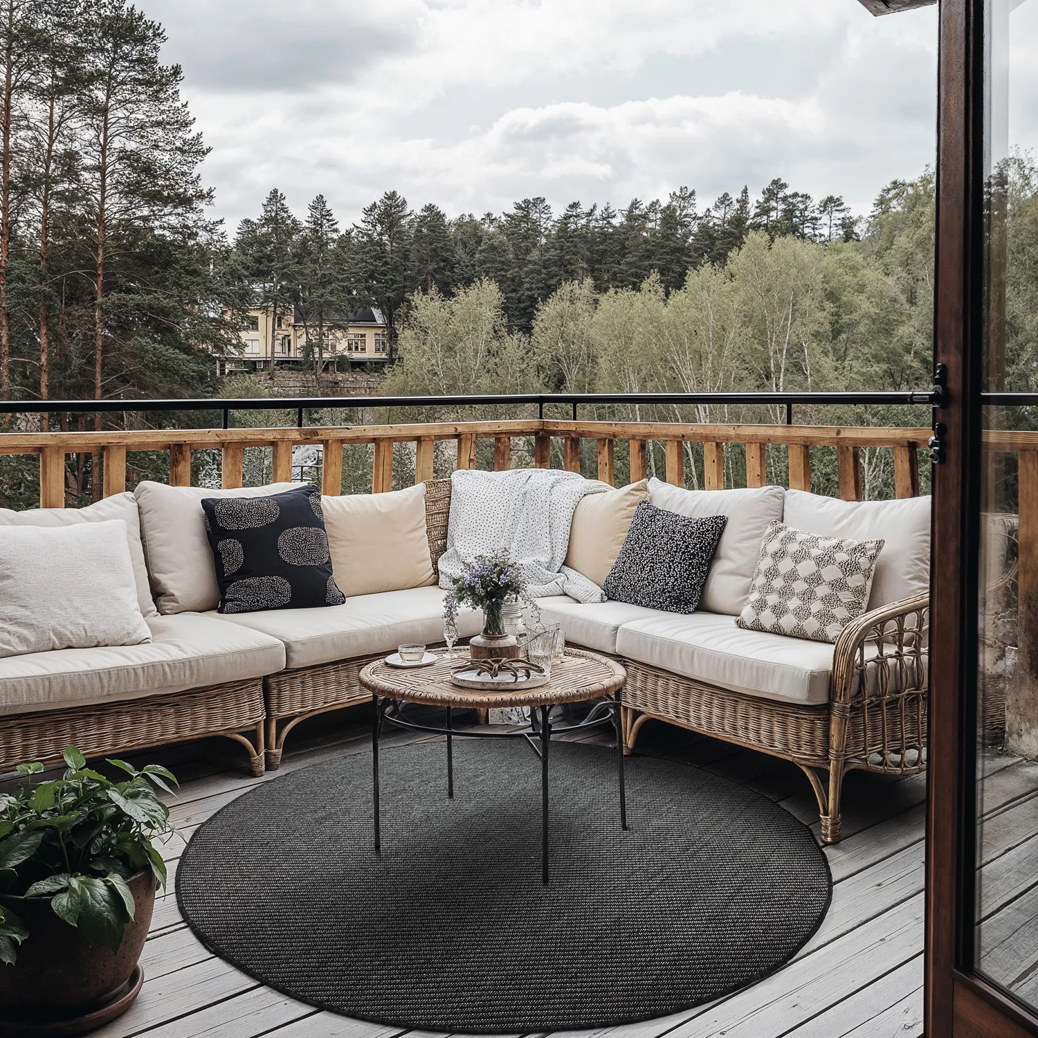Rund matta - Indoor/Outdoor Bennett (svart)