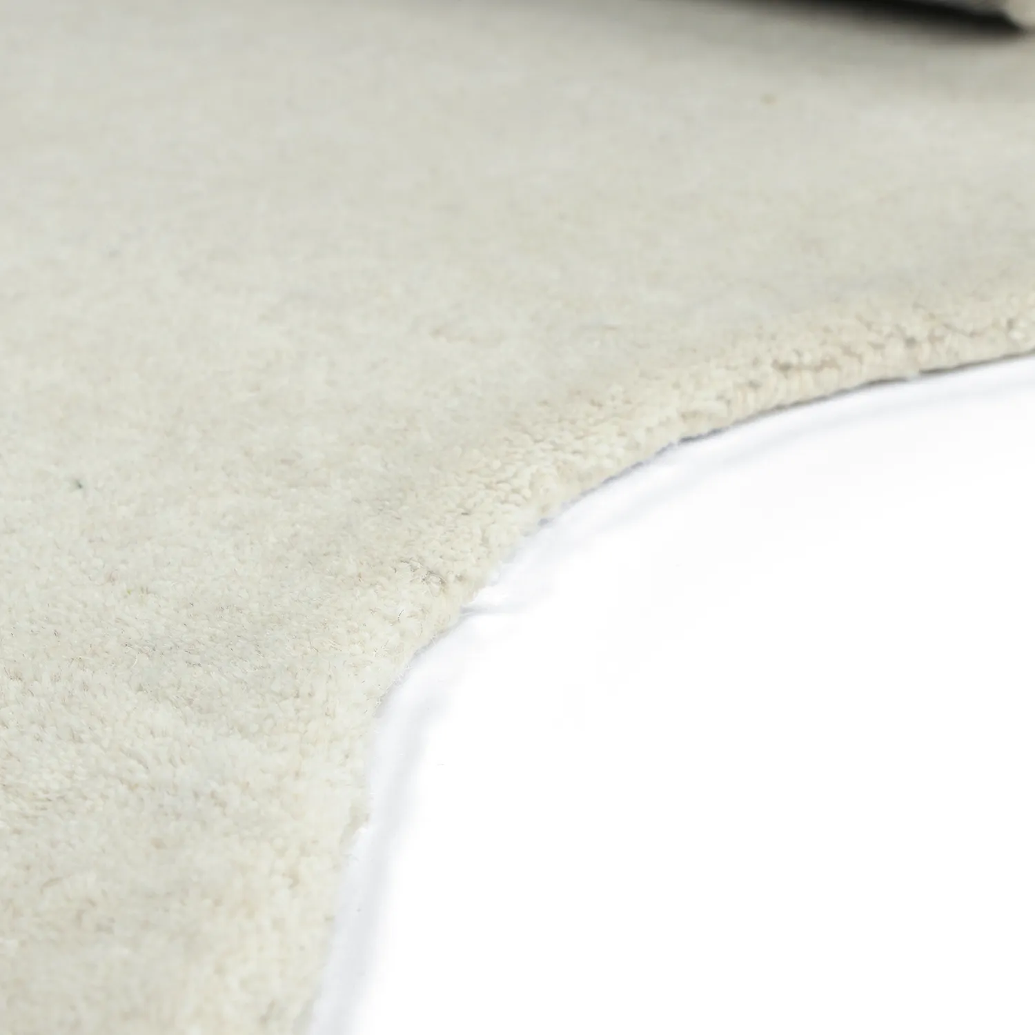 Vågig Ullmatta - Diu Hand Tufted Wool Premium (vit)